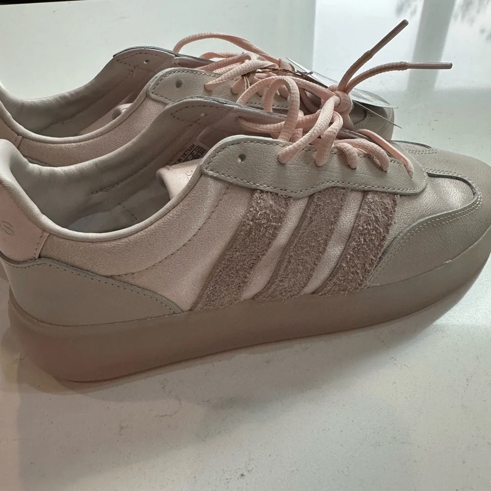 Adidas Women's Soft Pink Sneakers - Picture 5 of 6